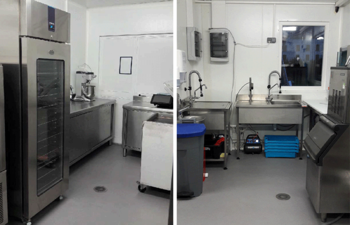 Intérieur d'un laboratoire alimentaire aménagé dans un bâtiment modulaire Ocebloc